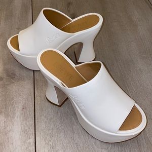 Platform heel